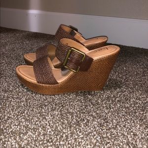 Like new wedge sandal sz 8